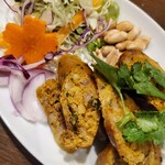 タイ料理 バーンラック - サイウワってソーセージ！