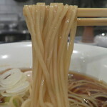 創作麺工房 鳴龍 - 醤油拉麺/麺リフト