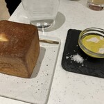 フランス料理 タンモア - ブリオッシュとそのお供