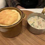 フランス料理 タンモア - 前菜その1– 戌 –　アワビと肝ごはん入りスフレ、ホッキガイとアカガイのソース添え