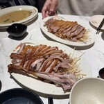 280575361 - 胸肉とモモ肉（2〜4人分）を1皿ずつ