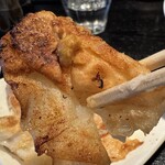 支那ソバ 小むろ - 焼きワンタンアップ