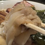 支那ソバ 小むろ - ワンタンアップ