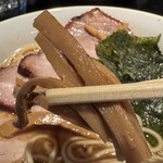 支那ソバ 小むろ - メンマアップ