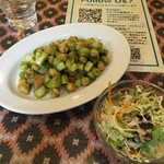 インド料理 パリワル - チャナサラダ(¥540)とセットのサラダ