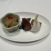 水綾閣 - 遐福 （コース）
                    ■口福開胃菜
                    本日のアミューズ
                    
                    
                    