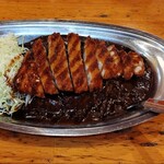 ゴーゴーカレー - 料理写真:ロースカツカレー(M・中盛り)(950円)