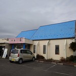 中華一番 - 店舗外観
左側の小屋は喫煙室となる