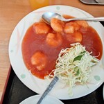 中華一番 - ◯エビチリ
冷凍海老で、チリソースはトロミがあり
甘めで唐辛子の辛味は軽くある程度

ケチャップと鶏っぽい出汁な味わいなので美味しかった

後味は変に長引き自然なスッキリ感はないなあ❔