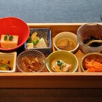 惣湯テラス - 器も含め、彩りの良い、華やかさのある盛り合わせである。