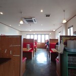 中華一番 - 店内