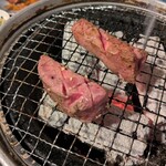 炭火焼肉ホルモンしま田 - 