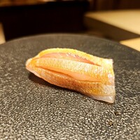 鮨 由う - 