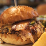 THUNDER BURGER - 自家製ベーコンチーズバーガー