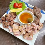 神戸・侍 - 一番人気朝引き鶏3種¥980