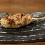 焼き鳥アポロ - つくね、ぎっしりもっちり弾力。大葉とゴマのきかせ方がうまい。