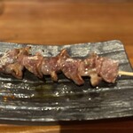 焼き鳥アポロ - ずり。よそとは確実に違う、たまらなく肉汁感じられるズリ、歯切れの良いズリ、みんな食べたことない人が多いんじゃないかなぁ