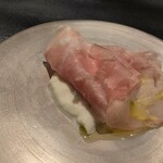 パルコ フィエラ - プロシュートの下には自家製モッツアレラ