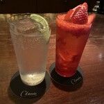 クラシック 横浜 - 右は季節限定 苺のカクテル