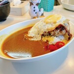 とんきん - 今風の大陸系インドカレーではなく
      じっくり煮込まれたカレー(しっかり辛いです)