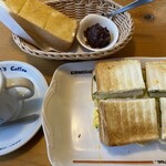 コメダ珈琲店 - ブレンドコーヒー＝540円
ミックストースト＝750円