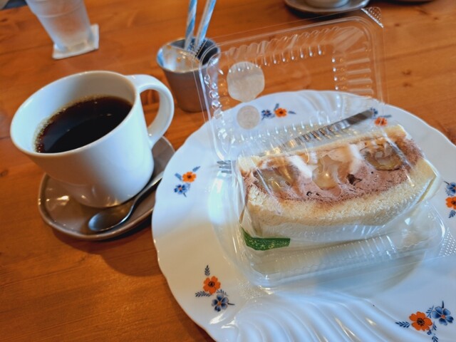 三茶cafe - 翁島（カフェ）