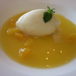 レストラン シャンボール - 根セロリのブラマンジェ　セロリの風味がほのかにして美味しいです。