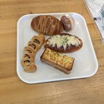 青い扉のパン屋さん OVEN - 