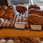 青い扉のパン屋さん OVEN - 