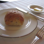 レストラン シャンボール - あつあつのパン　美味しいバター