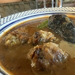 ホンジツノカレー - 特製鯖ボールと野菜カレーのスープカレー