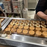 蜂楽饅頭 博多阪急店 - 