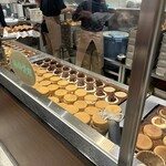 蜂楽饅頭 博多阪急店 - 