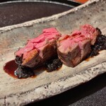 280660369 - 牛肉焼きもの、香茸のソース