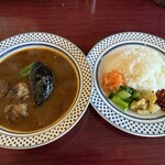 ホンジツノカレー - 特製鯖ボールと野菜カレーのスープカレー