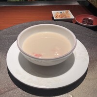 有馬 華暦 エクシブ有馬離宮 - カブのポタージュ蟹肉のアクセント