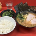 ラーメン 杉田家 本店 - 
