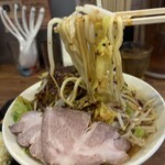 濃菜麺 井の庄 - 麺硬めで太麺のもっちり加減を追加します