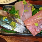 手作り大衆居酒屋 二十八萬石 - 刺身３点盛り マグロ、カンパチ、シメサバ