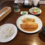 カフェテリア アメニティ - ポークピカタ定食