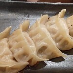 肉汁餃子と唐揚げの酒場 しんちゃん 平岸店 - 