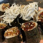 南房総 やまと寿司 - シラスを取り巻く穴キュー巻き^_^