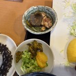 とんかつ しお田 - 小皿（2025年1月13日撮影）