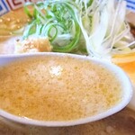 いせのじょう - スープ・背脂入り