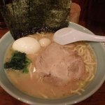 家系ラーメン 新宿家 - 