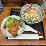 台湾小吃店 慶龍 - 半坦仔麺(台湾ﾗｰﾒﾝ)+半魯肉飯(角煮丼) 