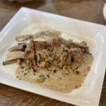 赤白 - 彩りモモ肉のソテー