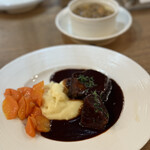 赤白 - 牛タンシチュー