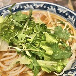 ベトナム料理 インドシナ - 野菜をどっさり乗せて食べます♪