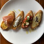 Dining Bar&Cafe Nayuta - ブルスケッタの4種盛り合わせ
1700円